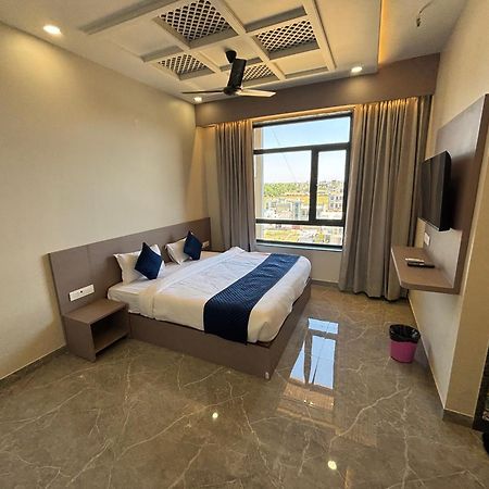 Hotel Sisodiya Palace Khātu Екстериор снимка