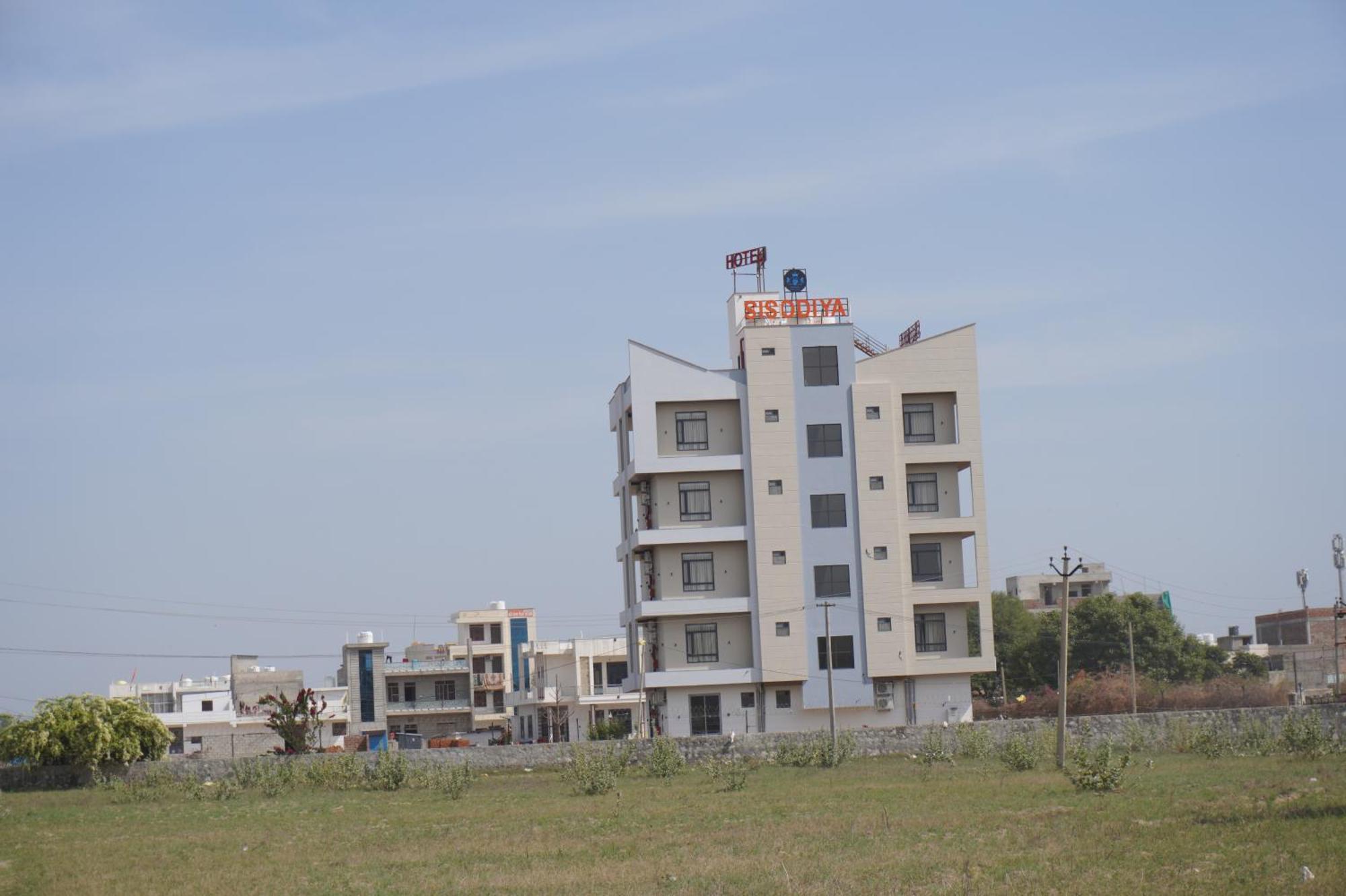 Hotel Sisodiya Palace Khātu Екстериор снимка