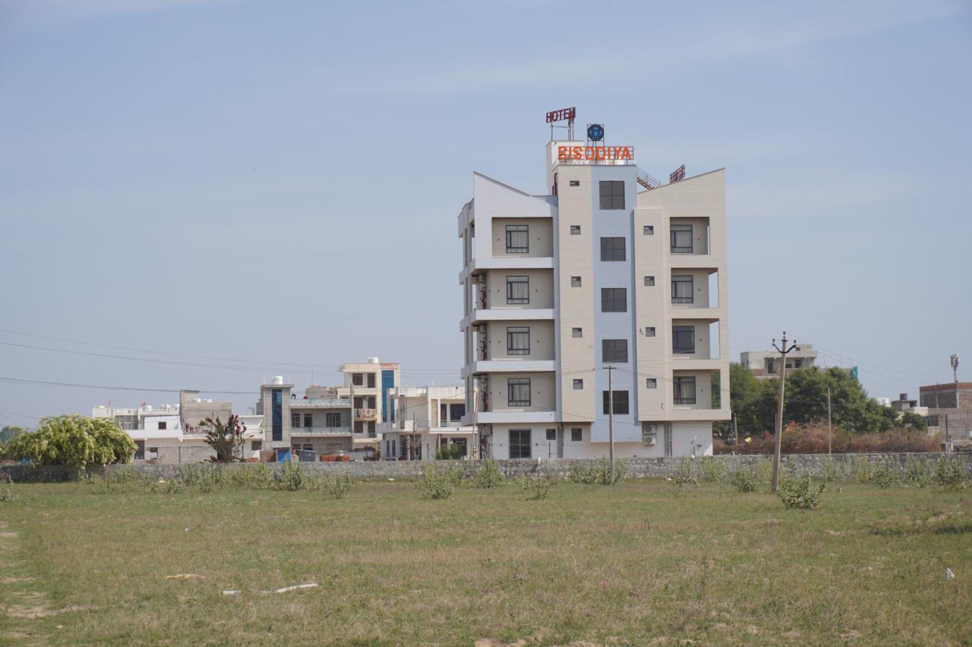 Hotel Sisodiya Palace Khātu Екстериор снимка