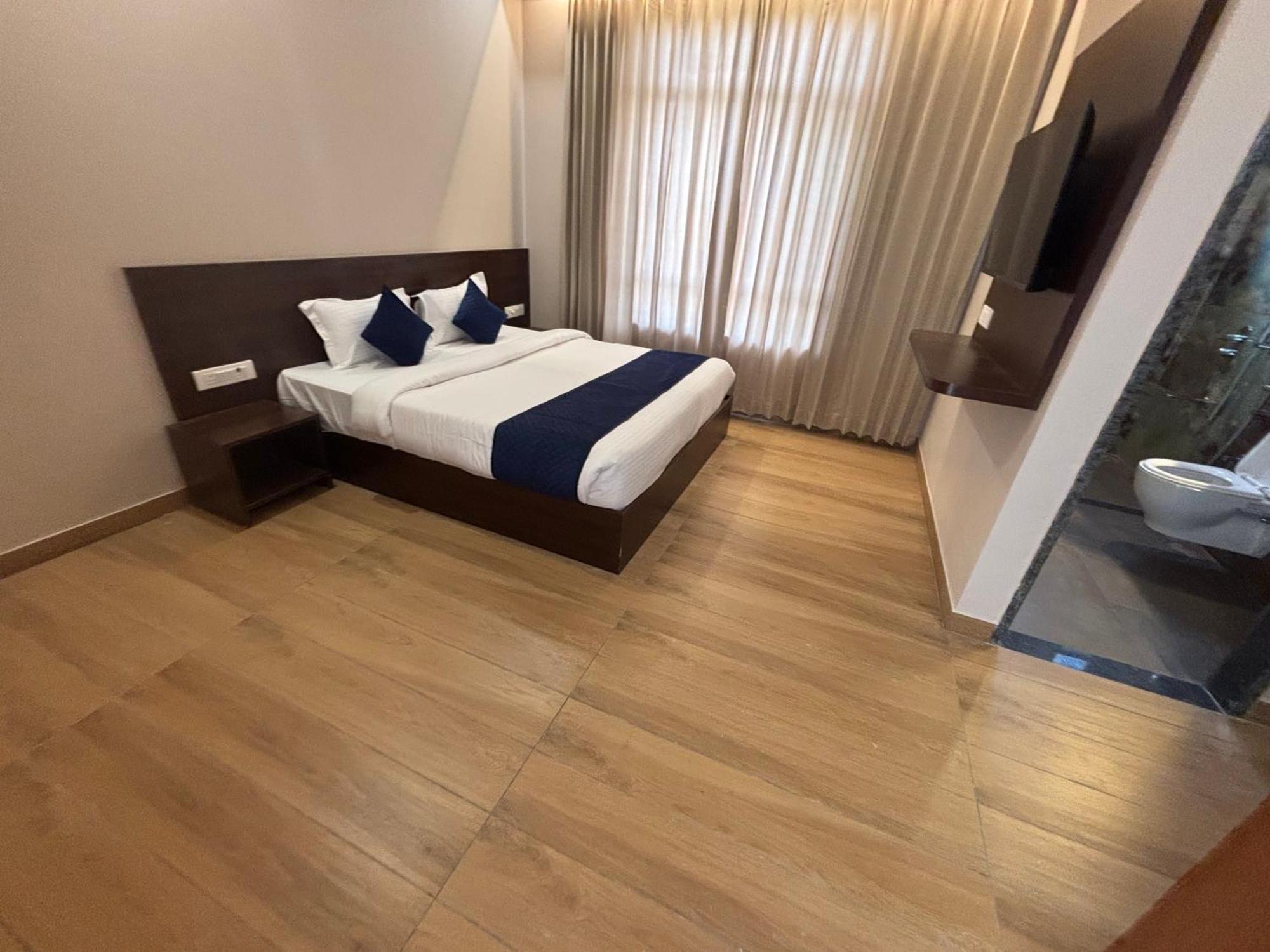 Hotel Sisodiya Palace Khātu Екстериор снимка
