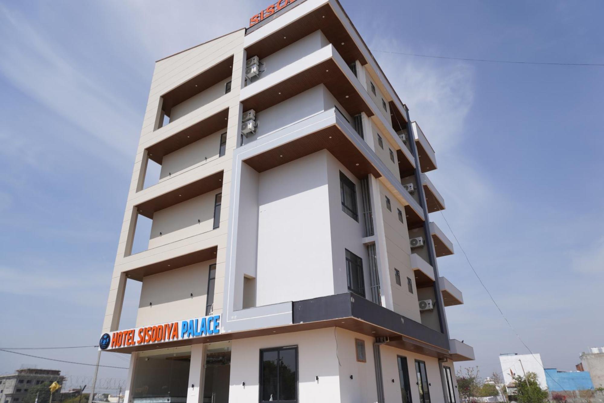 Hotel Sisodiya Palace Khātu Екстериор снимка