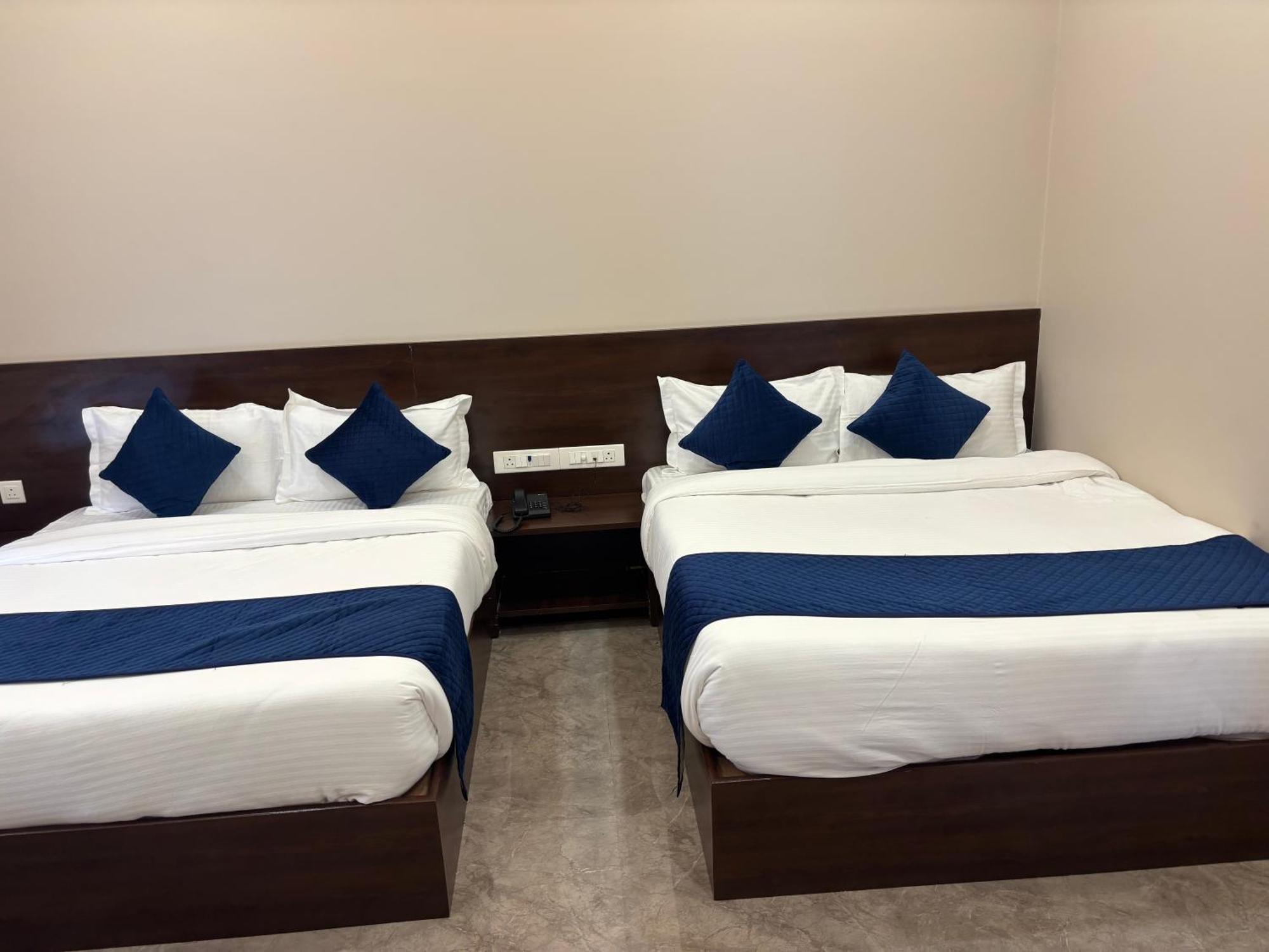 Hotel Sisodiya Palace Khātu Екстериор снимка