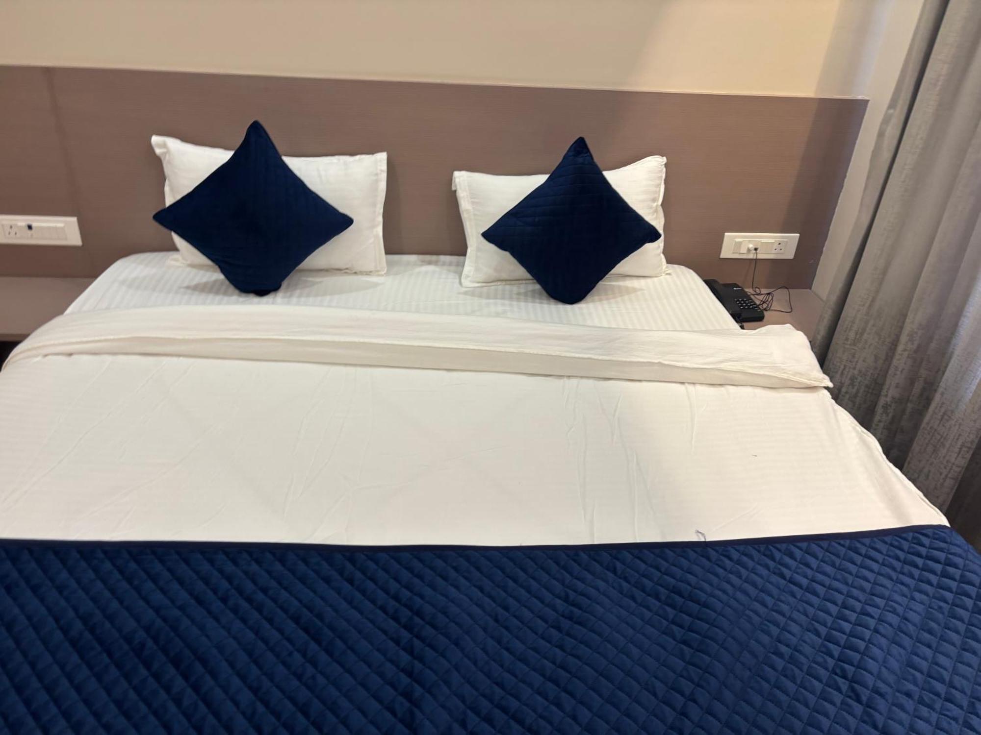Hotel Sisodiya Palace Khātu Екстериор снимка