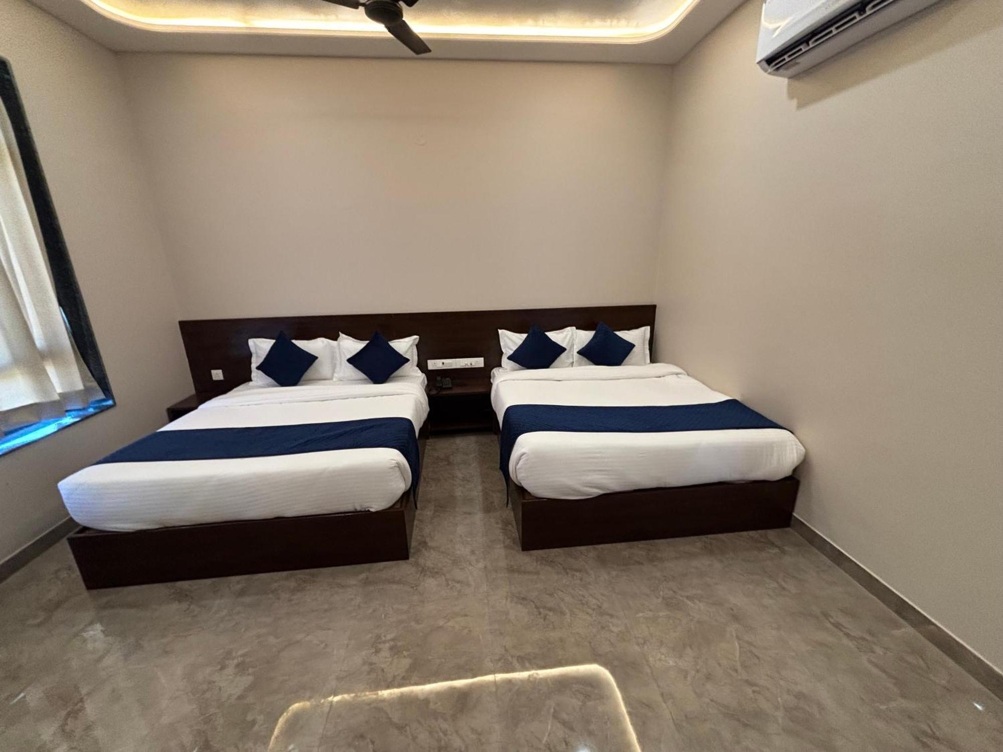 Hotel Sisodiya Palace Khātu Екстериор снимка